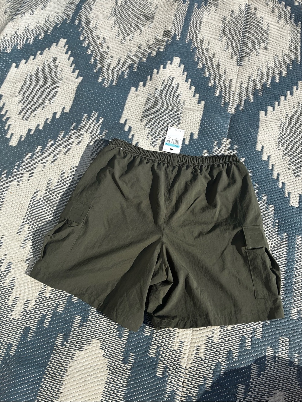 Nike  Dark Green Men’s Drawstring Elastic Waist Cargo Shorts - Picture 5 of 10